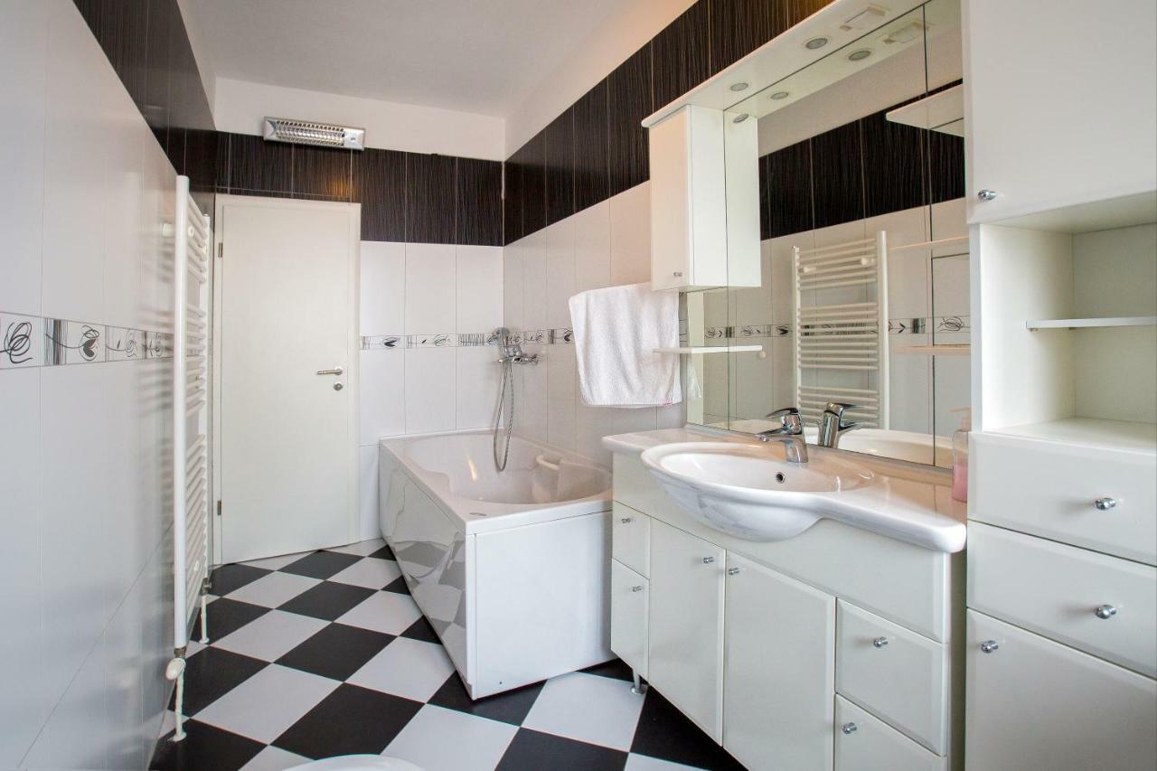 Apartments Dora Split Zewnętrze zdjęcie
